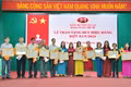 Đảng ủy xã Chư Sê và Tuy Phước trao tặng huy hiệu Đảng cho các đảng viên đợt 2-9