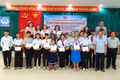 Gia Lai: Trao học bổng cho học sinh, sinh viên mồ côi, vượt khó vươn lên trong học tập