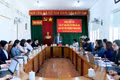 Phó Chủ tịch Thường trực Ủy ban MTTQ Việt Nam tỉnh Trần Minh Sơn kiểm tra công tác chuẩn bị bầu cử tại phường Thống Nhất