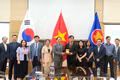 Chủ tịch UBND tỉnh Phạm Anh Tuấn thăm, làm việc với Đại sứ quán Việt Nam tại Hàn Quốc