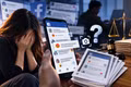 Bị bôi nhọ trên Facebook nhiều năm: Chụp màn hình có đủ làm chứng cứ?