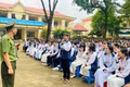 Hơn 1.700 học sinh được tuyên truyền giáo dục pháp luật về ATGT và an ninh học đường