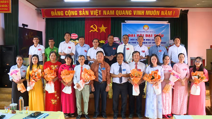 ban-chap-hanh-hoi-khuyen-hoc-xa-ia-ly-lan-thu-i-nhiem-ky-2026-2031-ra-mat-tai-dai-hoi.jpg