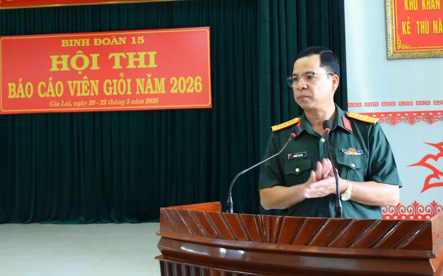dai-ta-khuat-ba-cao-bi-thu-dang-uy-pho-tu-lenh-binh-doan-15-phat-bieu.jpg