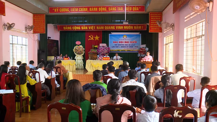 toan-canh-dai-hoi-khuyen-hoc-xa-ia-ly-lan-thu-i.jpg