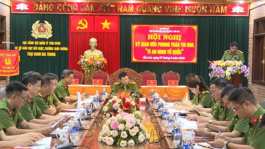 cac-dai-bieu-tham-du-le-ky-ket-giao-uoc-phong-trao-thi-dua-vi-an-ninh-to-quoc-nam-2026.jpg