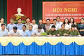 Lãnh đạo Công an các xã ký kết chương trình phối hợp với các đội sản xuất của Công ty Cao su Chư Prông. Ảnh: Đức Thành