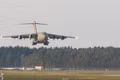 Máy bay C-17 được cho là chở Giám đốc CIA John Ratcliffe hạ cánh gần Riga (Latvia) ngày 25-8. Ảnh: Reuters