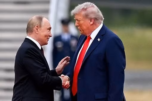 Ông Trump miễn trừng phạt mới với Nga, Moscow ca ngợi “bước ngoặt lịch sử”