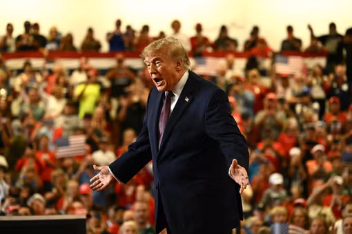 Ông Trump hủy hai cuộc vận động trực tiếp, chuyển sang tranh cử qua điện thoại