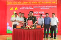 Ký kết thỏa thuận hợp tác triển khai Viettel Tammi giữa UBND phường An Nhơn Đông và Viettel Gia Lai. Ảnh: Hoàng Vũ
