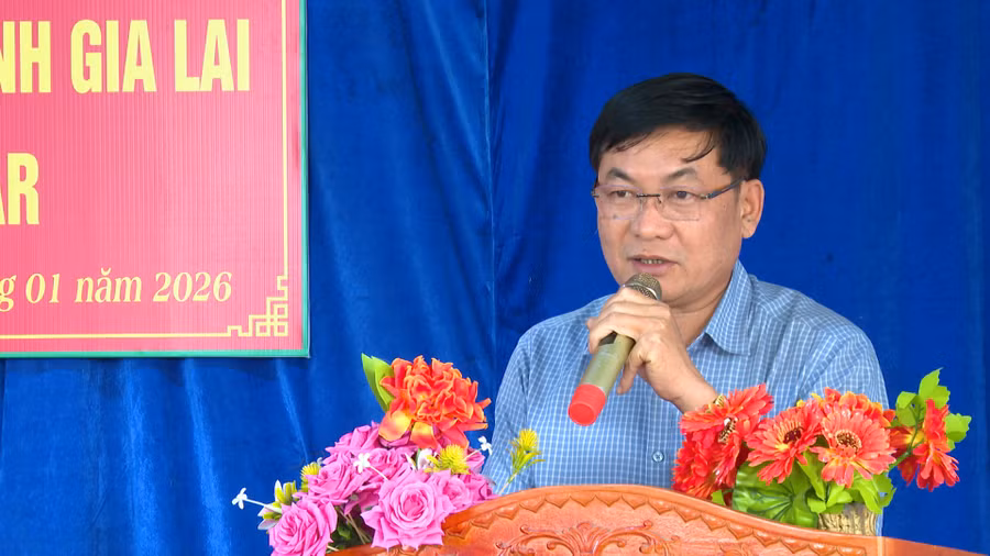 dong-chi-huynh-kien-pho-bi-thu-dang-uy-pho-tong-bien-tap-bao-va-phat-thanh-truyen-hinh-gia-lai-phat-bieu-tai-le-ket-nghia.jpg