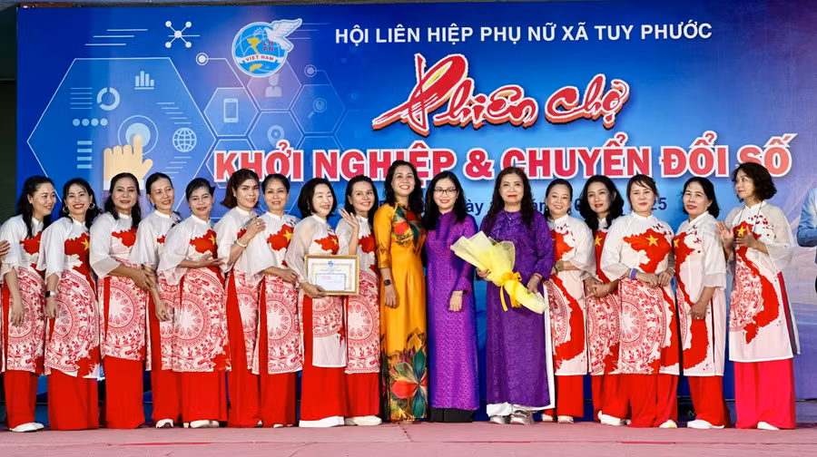 trao-giai-dan-vu.jpg