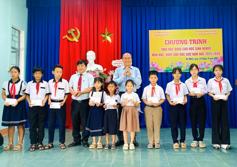 tang-hoc-bong-cho-hoc-sinh-kho-khan.jpg
