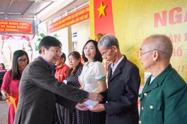 Trưởng Ban Tổ chức Tỉnh ủy Huỳnh Quang Thái dự Ngày hội Đại đoàn kết tại Chư Sê
