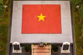 Miếu thờ liệt sĩ bên suối Hội Phú