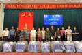 Tặng 8 chiếc xe lăn lắc tay cho người khuyết tật tại xã Bình Khê.