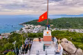 Thiêng liêng lễ thượng cờ trên đảo tiền tiêu Nhơn Châu