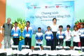 Trao tặng 78 suất học bổng “Hoa Xương Rồng” cho trẻ em khuyết tật tại Gia Lai
