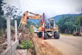 Người dân xã Tơ Tung tự nguyện bàn giao mặt bằng thi công đường giao thông