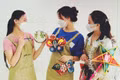 Giới trẻ hào hứng tham gia các khóa học làm đèn lồng Trung thu thủ công