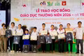 Lễ trao học bổng tiếp sức đến trường cho con của người lao động có hoàn cảnh khó khăn là hoạt động thường niên của doanh nghiệp. Ảnh: Nguyễn Muội