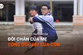 Đôi chân của mẹ cõng ước mơ của con