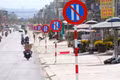 Chính quyền nói gì về việc 1 km Quốc lộ 27 có 23 biển cấm đậu xe?