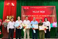 4 tập thể có thành tích xuất sắc trong phong trào toàn dân bảo vệ an ninh Tổ quốc được nhận giấy khen của Chủ tịch UBND phường An Nhơn. Ảnh: Hoài An