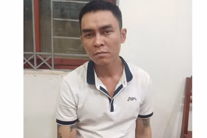 Bắt khẩn cấp đối tượng cướp giật điện thoại của nữ sinh