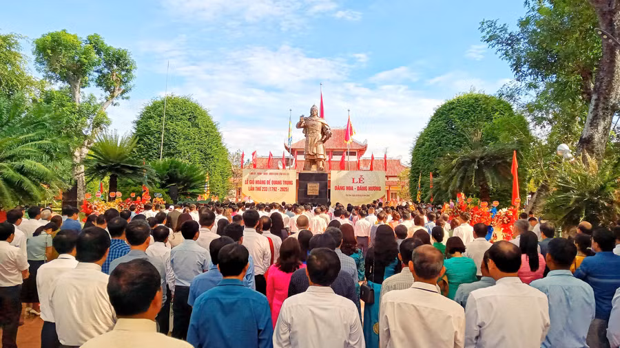 quang-canh-le-gio-hoang-de-quang-trung.jpg