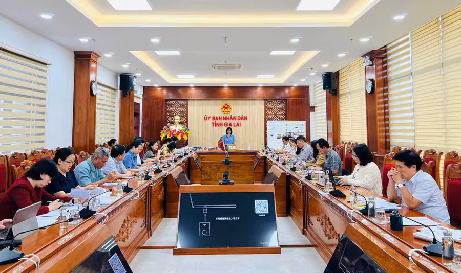 quang-canh-cuoc-hop.jpg