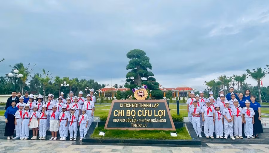 lien-doi-truong-tieu-hoc-hoai-phu.jpg