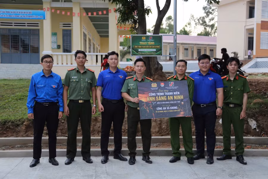 tang-cong-trinh-anh-sang-vung-cao.jpg