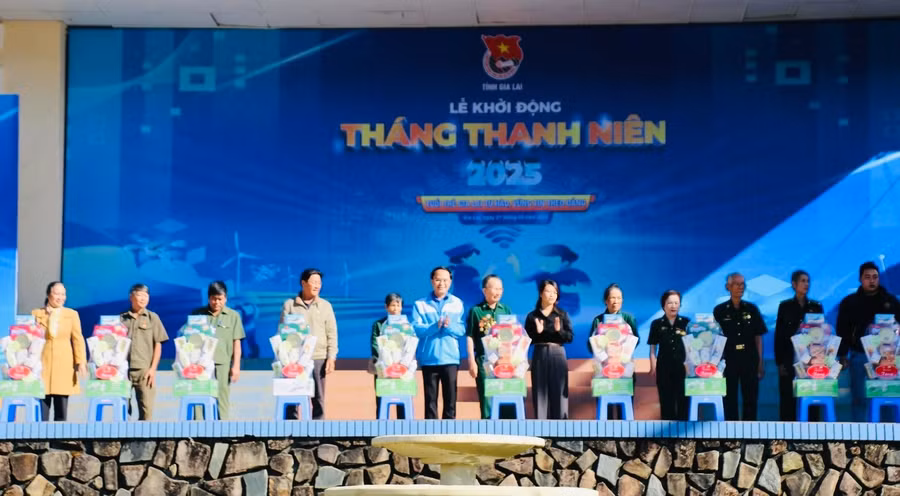 anh-trao-qua-2.jpg