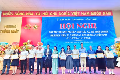 Phường Thống Nhất gặp mặt doanh nghiệp, hợp tác xã và hộ kinh doanh nhân Ngày Doanh nhân Việt Nam