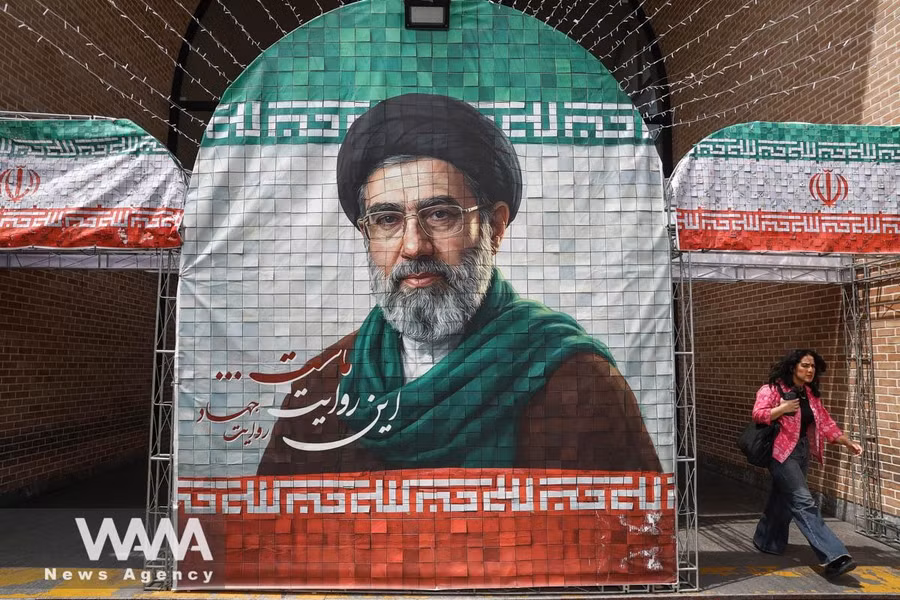ap-phich-ve-lanh-tu-toi-cao-iran-mojtaba-khamenei-o-tehran-anh-wana.jpg
