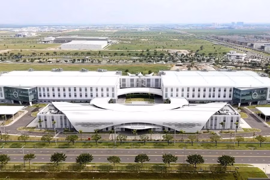 nha-may-che-tac-lon-nhat-cua-pandora-tren-toan-cau-tai-tp-ho-chi-minh-viet-nam.jpg