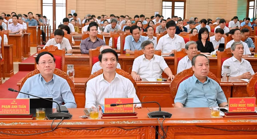 hoi-nghi-quan-triet-trien-khai-nghi-quyet-hoi-nghi-lan-thu-ba-ban-chap-hanh-trung-uong-dang-khoa-xiv.jpg