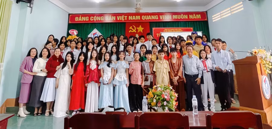 cau-lac-bo-van-hoc-truong-thcs-nguyen-du.jpg