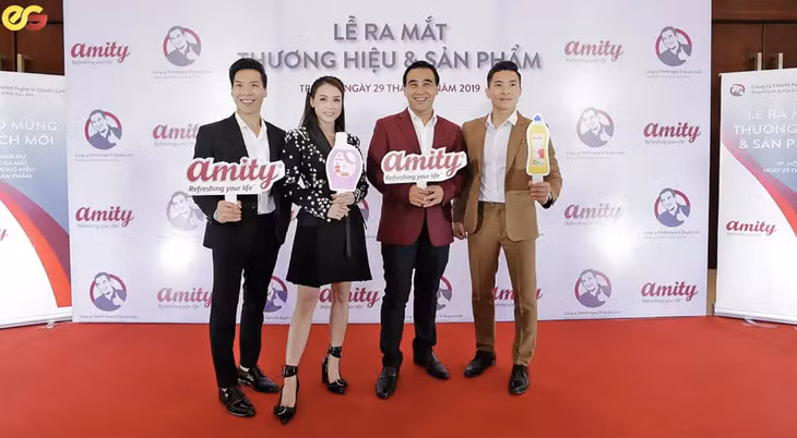 amity-khang-dinh-hien-mc-nghe-si-quyen-linh-khong-con-lam-dai-dien-hinh-anh-cho-doanh-nghiep-nay-anh-website-amity.png