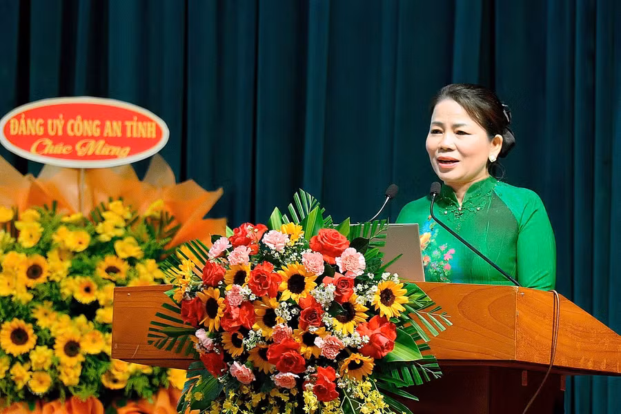 dong-chi-nguyen-thi-phong-vu-phat-bieu-tai-hoi-thi.jpg