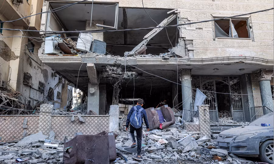 hien-truong-vu-tap-kich-o-khu-dan-cu-rimal-tai-gaza-city-hom-310-anh-afp.png