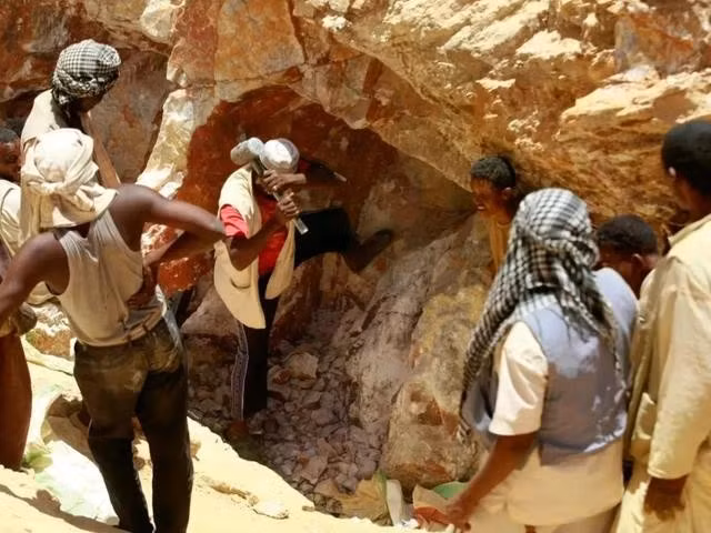 mo-vang-o-sudan-1789550258890804436010jpg.jpg