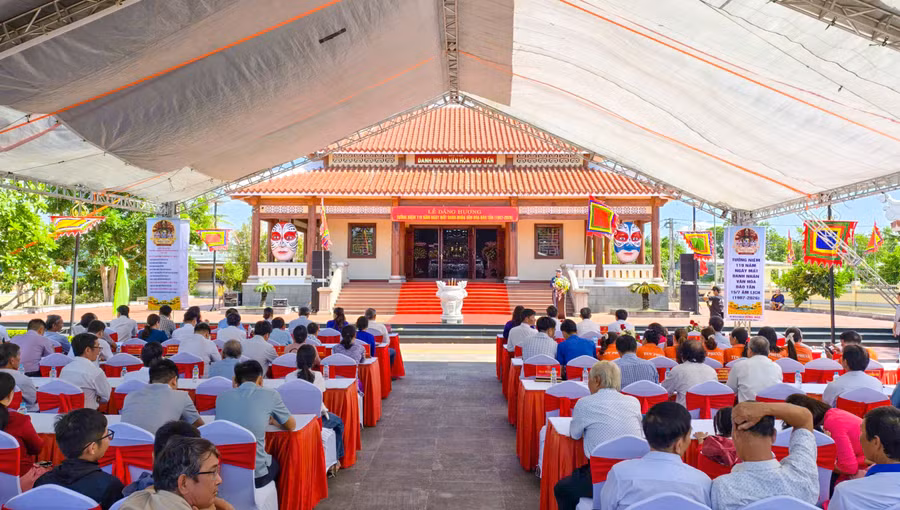 quang-canh-buoi-le.jpg