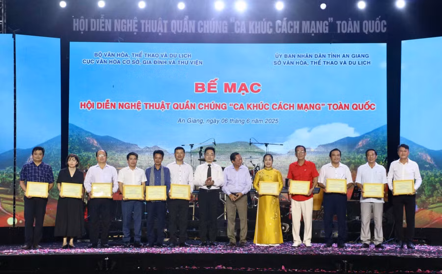 5830b96aacaf18f141be-2.jpg