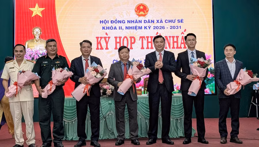 ong-ly-anh-sang-tang-hoa-cho-khoi-cq.jpg