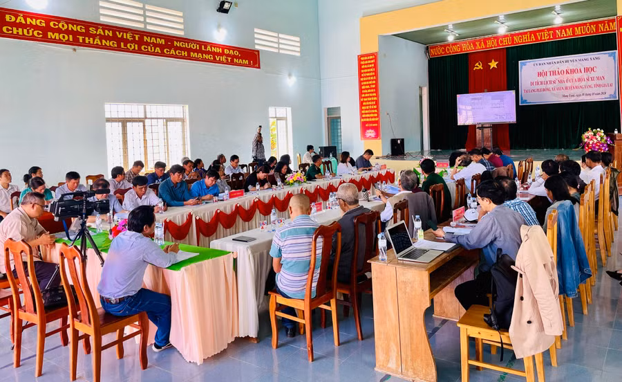 quang-canh-hoi-thao-khoa-hoc-anh-pd.jpg
