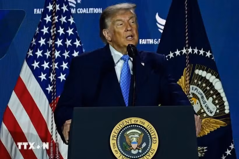 tong-thong-trump-1908.jpg