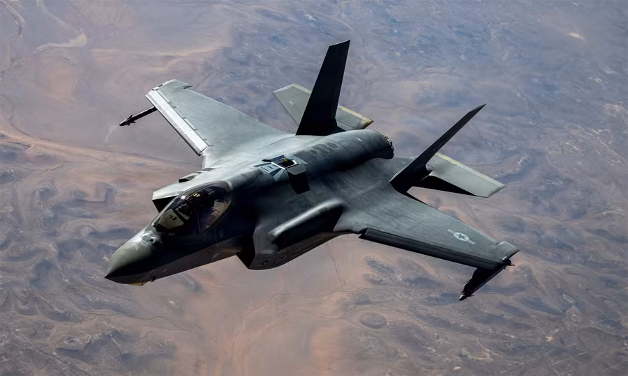 tiem-kich-f-35a-my-bay-tai-trung-dong-hom-109-anh-usafpng.png